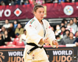 <strong>サヴィタ・ルッソ(イタリア)<br>
RUSSO Savita</strong><br>
階級:63kg級 WR:39位<br>
19歳 2005/5/18<br>
組み手:両組み<br>
<br>
得意技:右一本背負投、右背負投、右大内刈<br>
使用技:右袖釣込腰、右体落、右大外刈(一本大外)、右小内刈、右小外刈、右出足払、支釣込足(右釣り手側)、右釣込腰、右釣腰、右大腰、右内股、左小内刈、左出足払、隅落<br>
<i class="fas fa-external-link-alt"></i> <u>続きを読む</u> サヴィタ・ルッソ(イタリア) RUSSO Savita