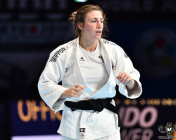 <strong>ミヘイラ・ポレレス(オーストリア)<br>
POLLERES Michaela</strong><br>
階級:70kg級 WR:3位<br>
26歳 1997/7/15<br>
組み手:両組み<br>
<br>
得意技:裏投、谷落、隅落、浮落、抱分<br>
使用技:左大内刈、右大内刈、左小外掛、右小外掛、左小外刈、右小外刈、左小内刈、右小内刈、左出足払、右出足払、左釣腰、右釣腰、左釣込腰、右釣込腰、左内股、右内股、隅返、引込返、寝技<br>
寝技得意技術:「腰絞め」、「横三角」<br>
<i class="fas fa-external-link-alt"></i> <u>続きを読む</u> ミヘイラ・ポレレス(オーストリア) POLLERES Michaela