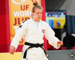 <strong>サンネ・ファンダイク(オランダ)<br>
VAN DIJKE Sanne</strong><br>
階級:70kg級 WR:5位<br>
28歳 1995/7/21<br>
組み手:右組み<br>
<br>
得意技:右釣込腰、谷落、右袖釣込腰、裏投<br>
使用技:右払腰、右内股、右大外刈、右小外掛、右背負投、右体落、右小内刈(岡田式)、右小外刈、隅返、隅落、浮落、浮落(アゼルバイジャン式)、内股すかし<br>
寝技得意技術:腕挫十字固、「ボーアンドアローチョーク」<br>
<i class="fas fa-external-link-alt"></i> <u>続きを読む</u> サンネ・ファンダイク(オランダ) VAN DIJKE Sanne