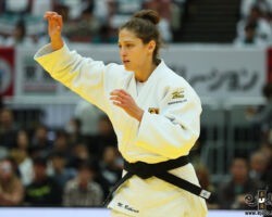 <strong>ミリアム・ブートケライト(ドイツ)<br>
BUTKEREIT Miriam</strong><br>
階級:70kg級 WR:8位<br>
30歳 1994/5/8<br>
組み手:右組み<br>
<br>
得意技:寝技、谷落、谷落(変則)、隅落、浮落<br>
使用技:隅返、引込返、右大内刈、右小外掛、右小内刈、右内股、左内股(やぐら投げ)、右大外刈、右大外巻込、移腰<br>
寝技得意技術:「横三角」、「腕緘返し」、「シバロック」<br>
<i class="fas fa-external-link-alt"></i> <u>続きを読む</u> ミリアム・ブートケライト(ドイツ) BUTKEREIT Miriam