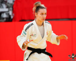 <strong>ゲルチャク ・サビナ(ハンガリー)<br>
GERCSAK Szabina</strong><br>
階級:70kg級 WR:22位<br>
27歳 1996/7/9<br>
組み手:左組み<br>
<br>
得意技:左内股、左釣腰、左釣込腰、左大内刈、左小内刈、左小外刈<br>
使用技:左払腰、右袖釣込腰、左大外刈、左大外落、左出足払、右出足払、左送足払、燕返、左小外掛、右小外掛、左背負投、右背負投、右一本背負投、肩車、巴投、谷落、隅落、浮落、内股すかし<br>
寝技得意技術:腕挫十字固、「横三角」<br>
<i class="fas fa-external-link-alt"></i> <u>続きを読む</u> ゲルチャク ・サビナ(ハンガリー) GERCSAK Szabina