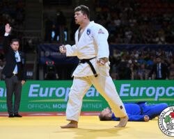 <strong>エネイ・マリニッチ(スロベニア)<br> MARINIC Enej</strong><br> 階級:100kg超級 WR:31位<br> 25歳 1998/7/31<br> 組み手:左組み<br> <br> 得意技:左内股<br> 使用技:右一本背負投、左大外刈、左小内刈、左小外刈、左出足払、右出足払、左小外掛、右内股(やぐら投げ)、燕返、谷落(サンボ式)、隅落<br> 寝技得意技術:「腰絞め」 <i class="fas fa-external-link-alt"></i> <u>続きを読む</u> エネイ・マリニッチ(スロベニア) MARINIC Enej