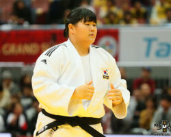 <strong>キム・ハユン(韓国)<br>
KIM Hayun</strong><br>
階級:78kg超級 WR:4位<br>
24歳 2000/1/7<br>
組み手:左組み<br>
<br>
得意技:左大内刈<br>
使用技:左大外刈、左小内刈、左小外刈、左内股、左払腰、左袖釣込腰、左一本背負投<br>
寝技得意技術:「腰絞め」<br>
<i class="fas fa-external-link-alt"></i> <u>続きを読む</u> キム・ハユン(韓国) KIM Hayun