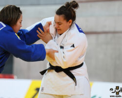 <strong>アジア・タヴァーノ(イタリア)<br>
TAVANO Asya</strong><br>
階級:78kg超級 WR:9位<br>
22歳 2002/6/6<br>
組み手:右組み<br>
<br>
得意技:右体落、右大外刈、右大外落、右外巻込、右大外巻込<br>
使用技:右払腰、右内股、右大内刈、右小内刈、右小外刈、右出足払、谷落(サンボ式)<br>
寝技得意技術:「腰絞め」<br>
<i class="fas fa-external-link-alt"></i> <u>続きを読む</u> アジア・タヴァーノ(イタリア) TAVANO Asya