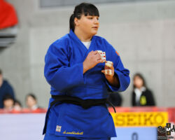 <strong>ソフィオ・ソムヒシヴィリ(ジョージア)<br>
SOMKHISHVILI Sophio</strong><br>
階級:78kg超級 WR:29位<br>
24歳 2000/3/17<br>
組み手:右組み<br>
<br>
得意技:右大外刈、右大外巻込、右釣腰<br>
使用技:右大内刈、右小内刈、右小外掛、右出足払、支釣込足(釣り手側)<br>
<i class="fas fa-external-link-alt"></i> <u>続きを読む</u> ソフィオ・ソムヒシヴィリ(ジョージア) SOMKHISHVILI Sophio