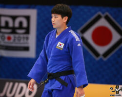 <strong>ユン・ヒュンジ(韓国)<br>
YOON Hyunji</strong><br>
階級:78kg級 WR:18位<br>
30歳 1994/2/14<br>
組み手:右組み<br>
<br>
得意技:右内股、巴投<br>
使用技:右内股巻込、右一本背負投、右背負投、右小内刈、肩車、横落<br>
<i class="fas fa-external-link-alt"></i> <u>続きを読む</u> ユン・ヒュンジ(韓国) YOON Hyunji